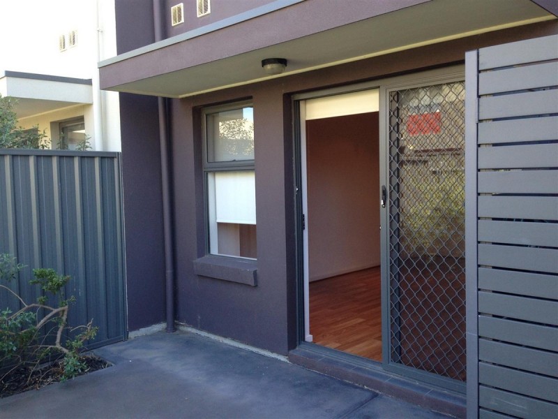 3/8 Fourth Avenue, Mawson Lakes SA 5095