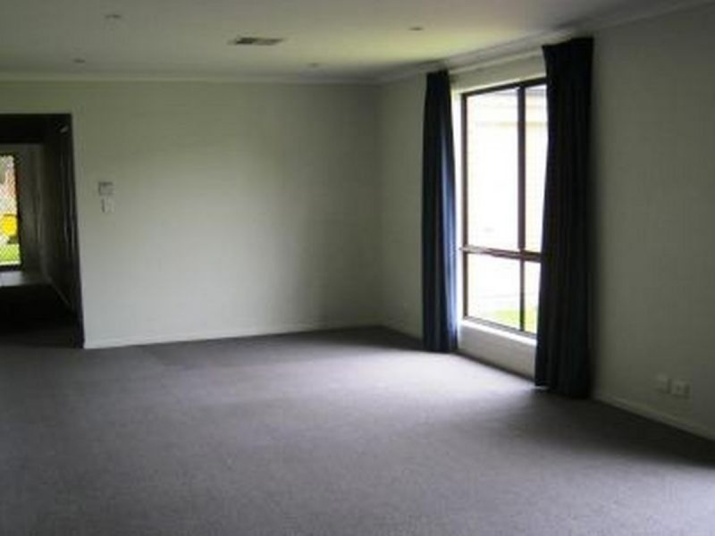 8 Balmoral Court, Paralowie SA 5108