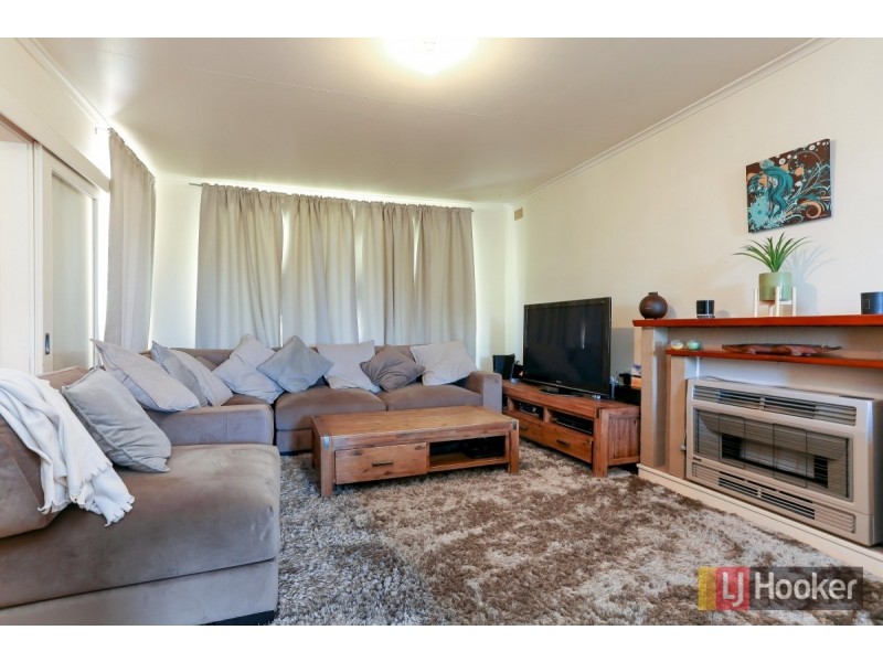 8 Grevillea Drive, Banksia Park SA 5091