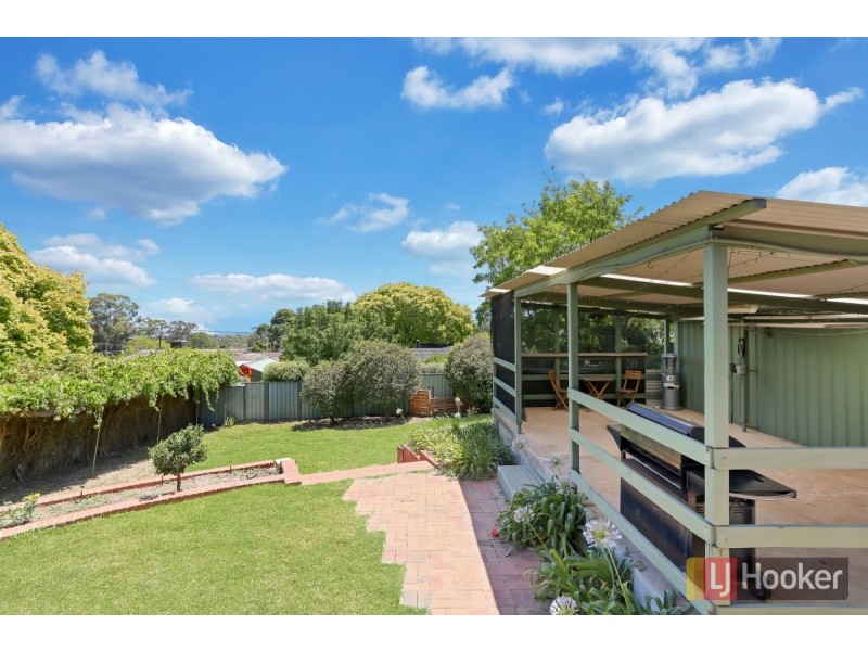 8 Grevillea Drive, Banksia Park SA 5091