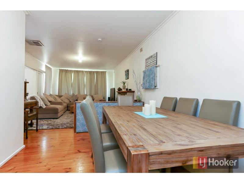 8 Grevillea Drive, Banksia Park SA 5091
