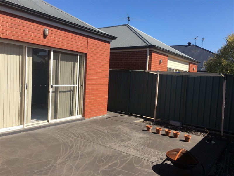 28 Yarle Street, Mawson Lakes SA 5095