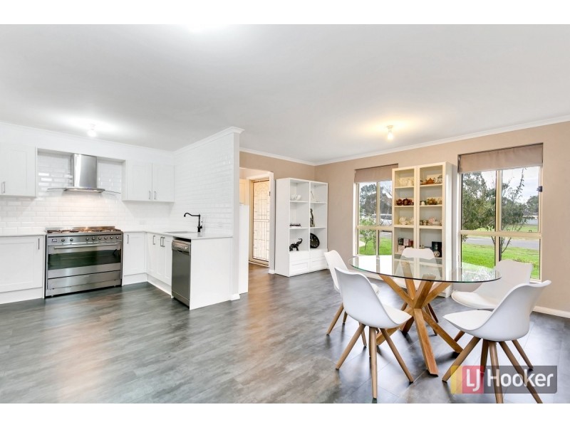 69 Castle Drive, Burton SA 5110