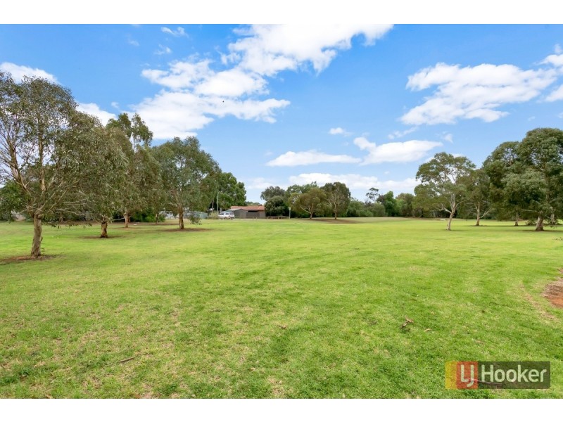 69 Castle Drive, Burton SA 5110