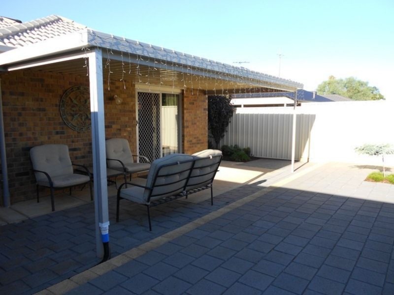 8 Blossom Court, Direk SA 5110