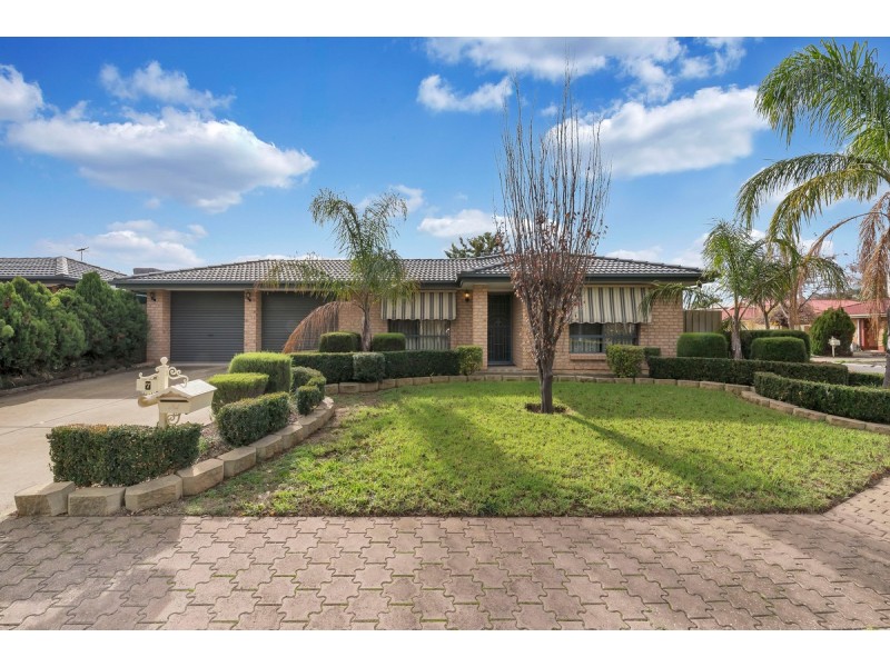 7 Lauren Drive, Paralowie SA 5108