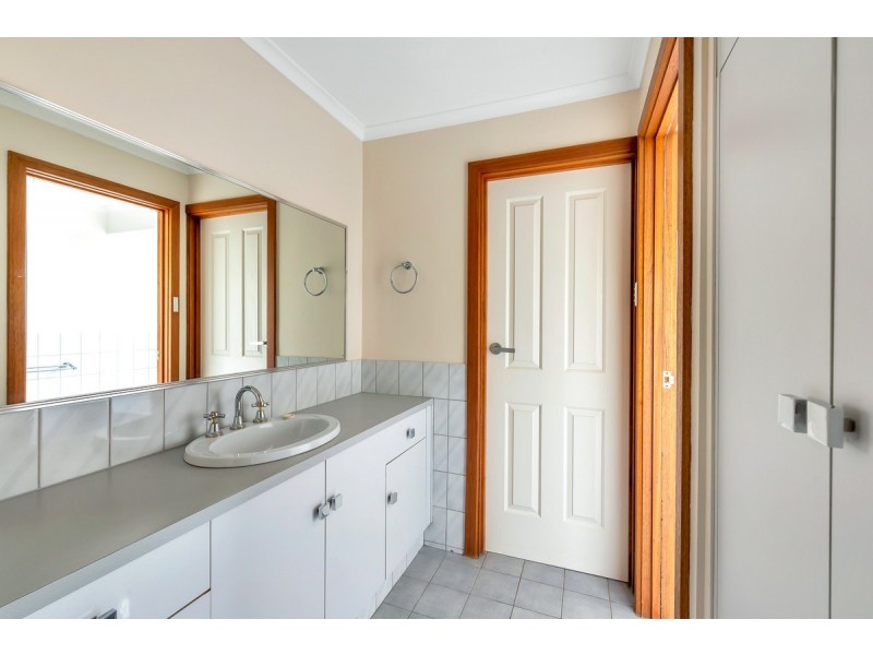 6 Borrowdale Court, Wynn Vale SA 5127