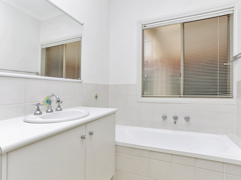 2 Elder Circuit, Mawson Lakes SA 5095