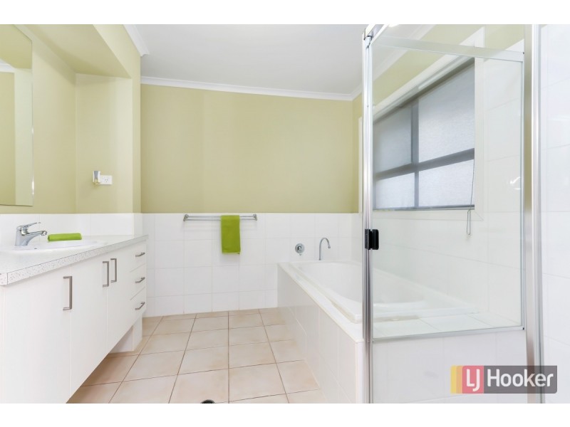 23 St Clair Avenue, Mawson Lakes SA 5095