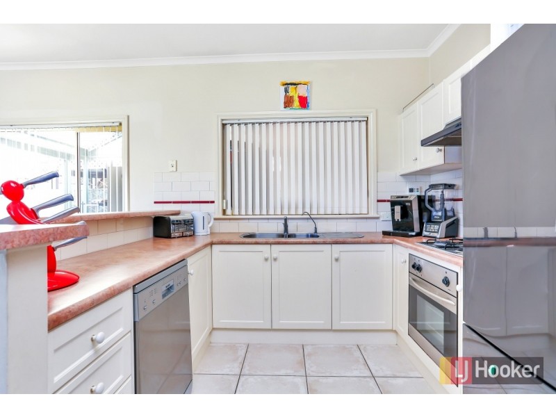 12 Blue Wren Circuit, Mawson Lakes SA 5095