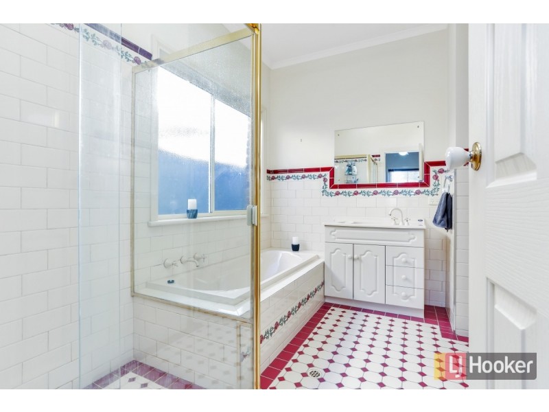 12 Blue Wren Circuit, Mawson Lakes SA 5095