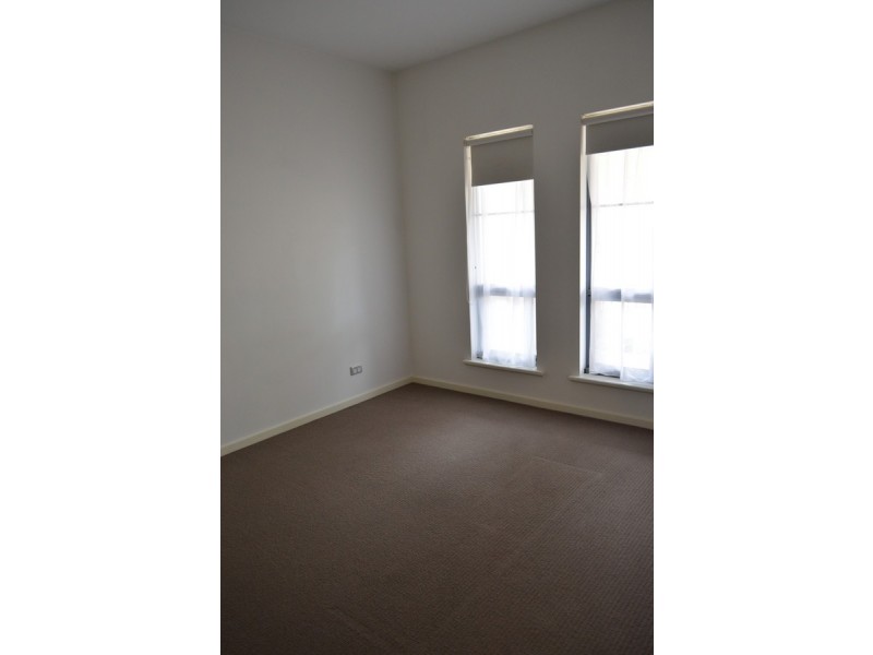 164 Sanctuary Drive, Mawson Lakes SA 5095