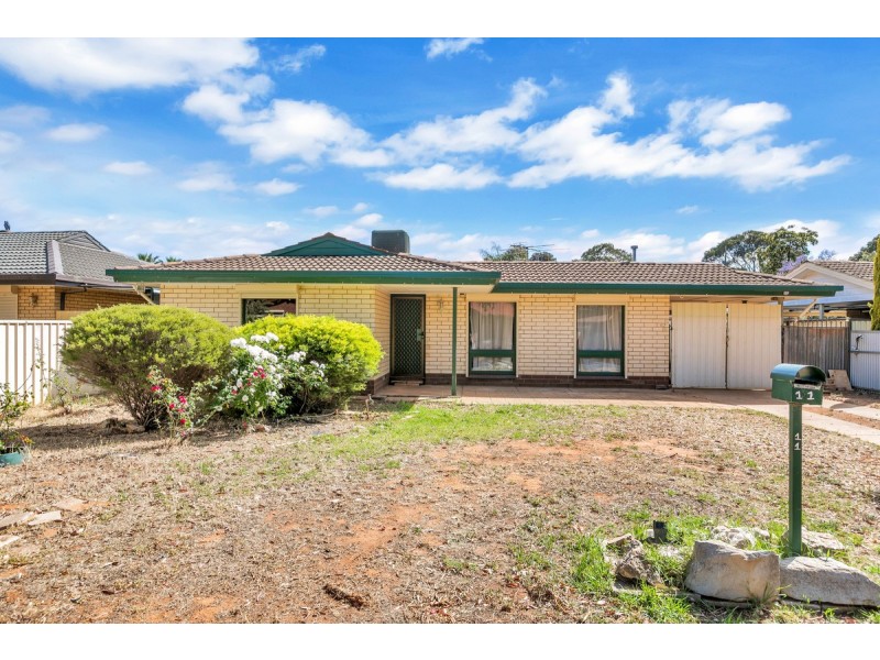 11 Middle Avenue, Paralowie SA 5108