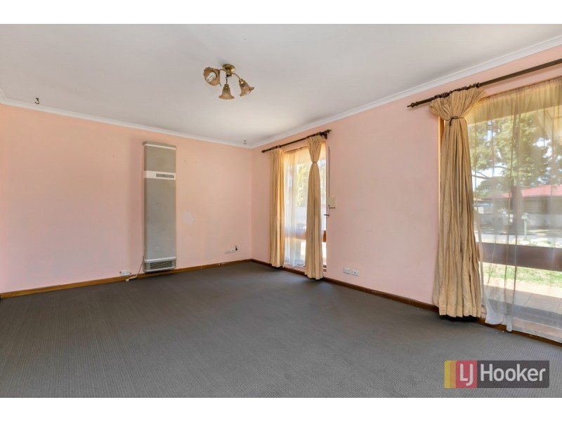 11 Middle Avenue, Paralowie SA 5108