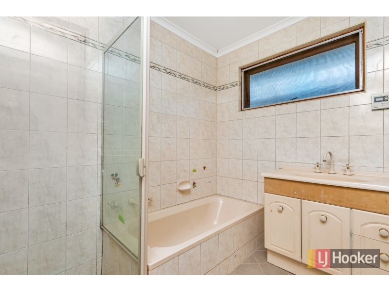 11 Middle Avenue, Paralowie SA 5108