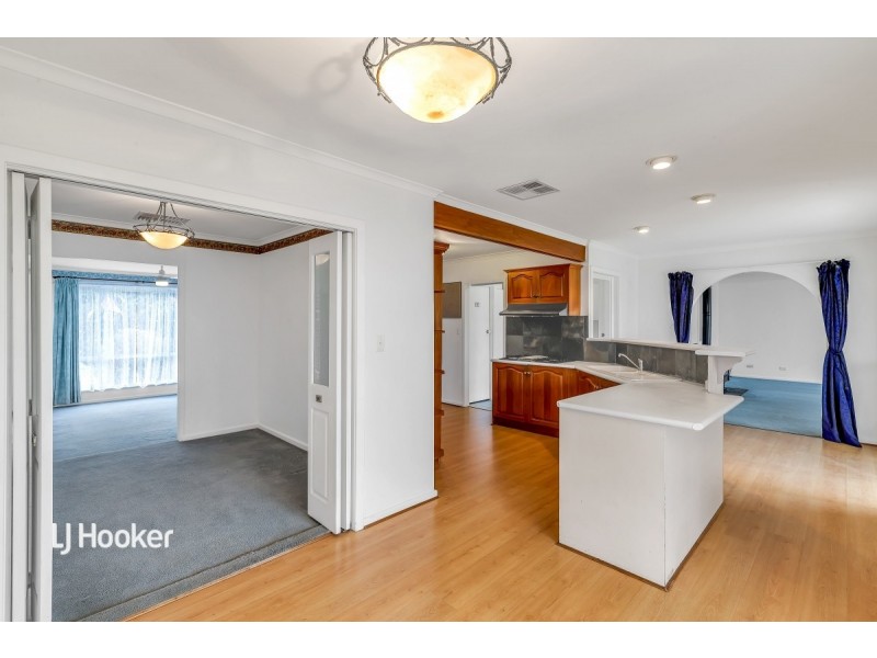 9 Abelia Avenue, Para Vista SA 5093