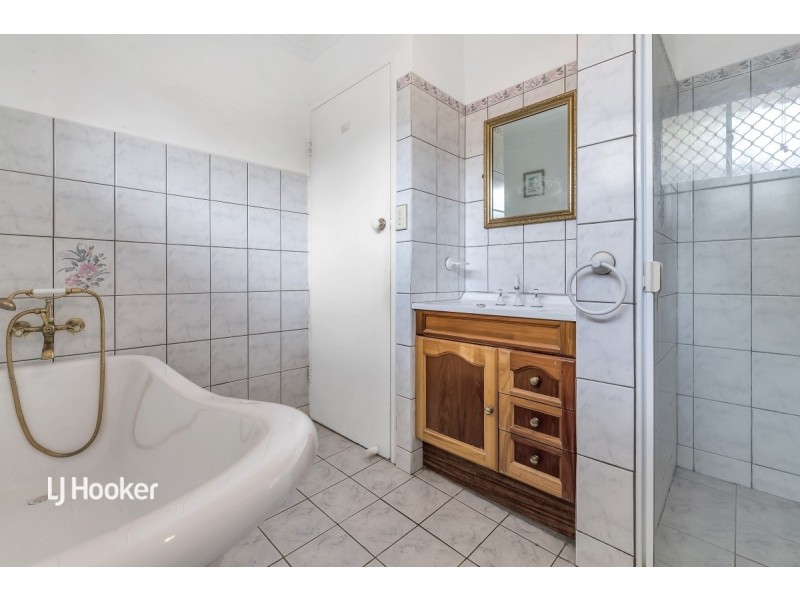 9 Abelia Avenue, Para Vista SA 5093