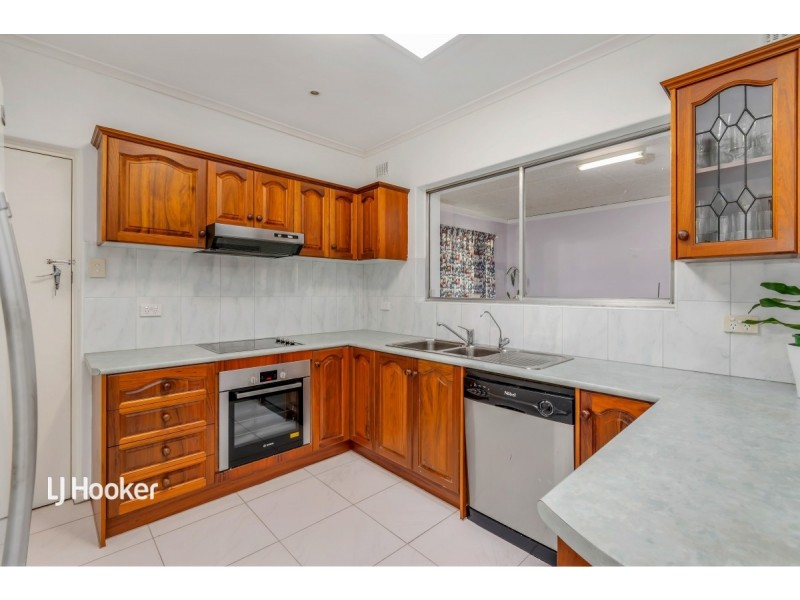 6 Sharon Drive, Para Hills SA 5096