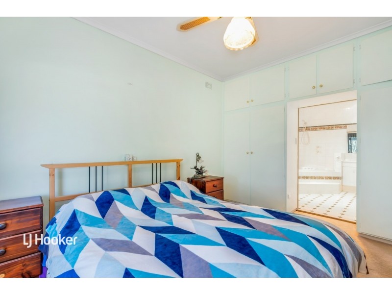 6 Sharon Drive, Para Hills SA 5096