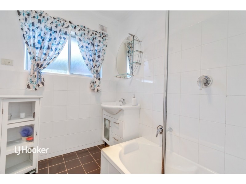 6 Sharon Drive, Para Hills SA 5096