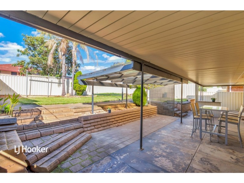 6 Sharon Drive, Para Hills SA 5096