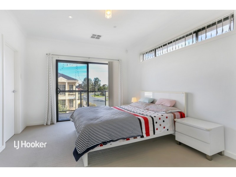 2 MacMillan Avenue, Mawson Lakes SA 5095