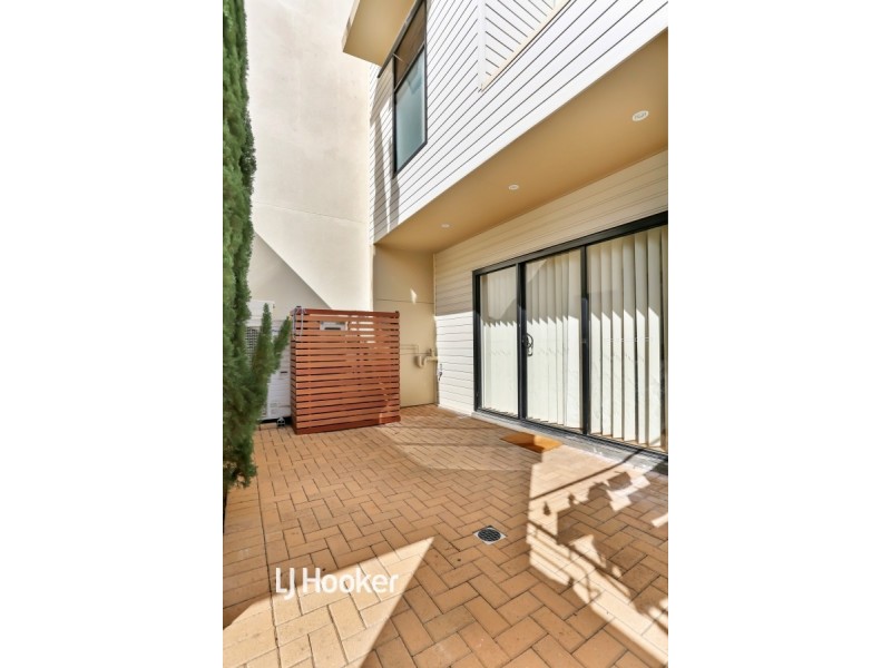 2 MacMillan Avenue, Mawson Lakes SA 5095