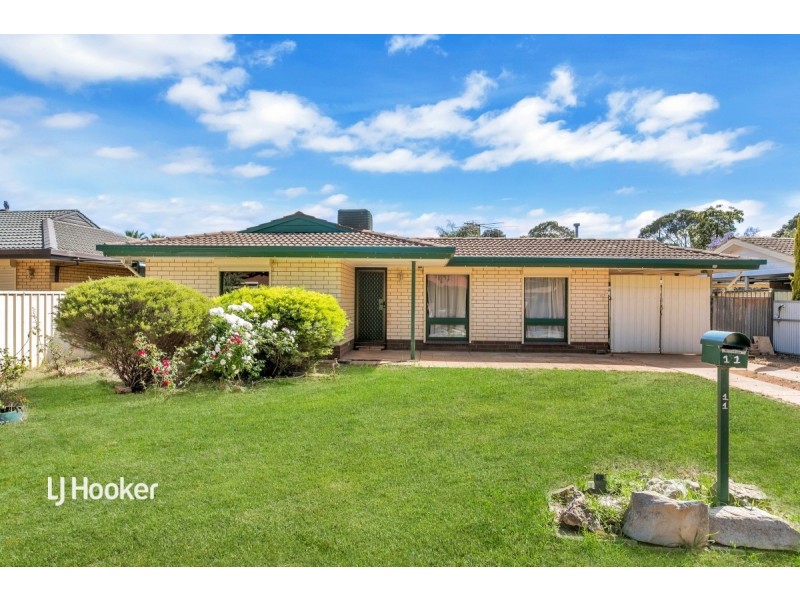 11 Middle Avenue, Paralowie SA 5108