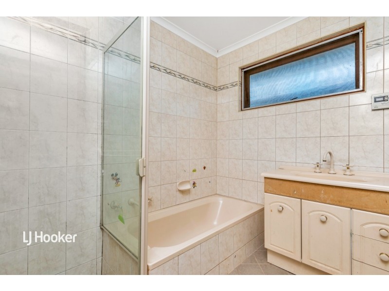 11 Middle Avenue, Paralowie SA 5108