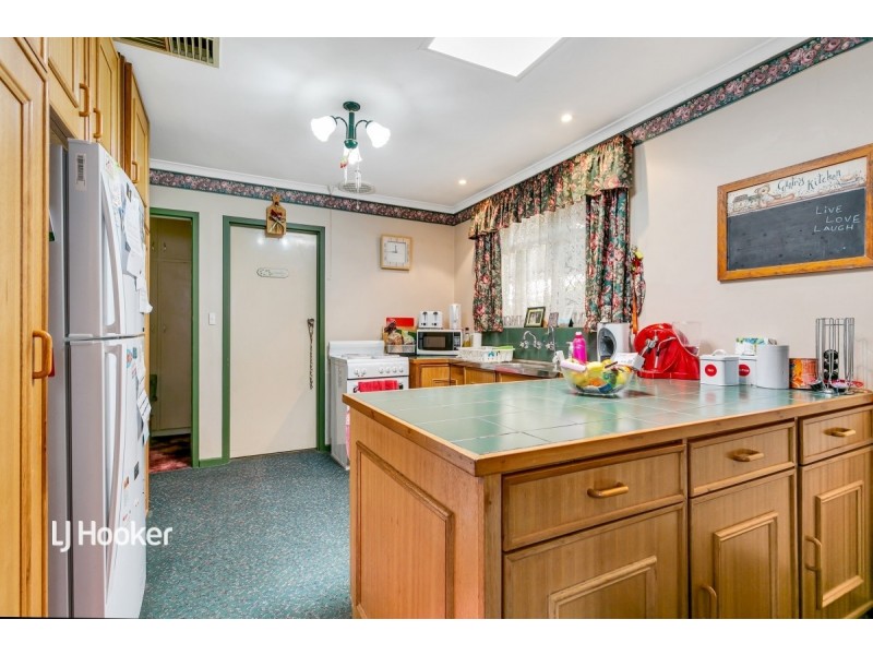 61 Collingbourne Drive, Elizabeth Vale SA 5112