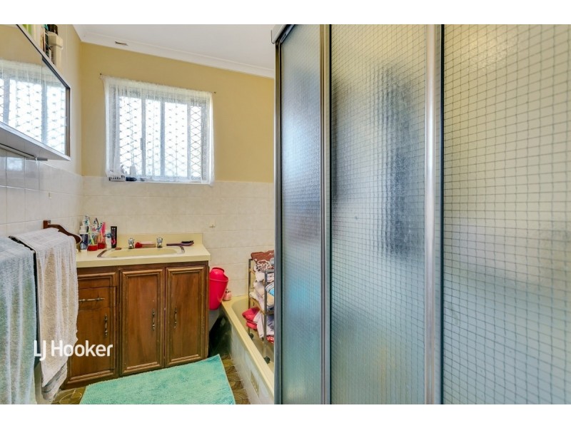 61 Collingbourne Drive, Elizabeth Vale SA 5112