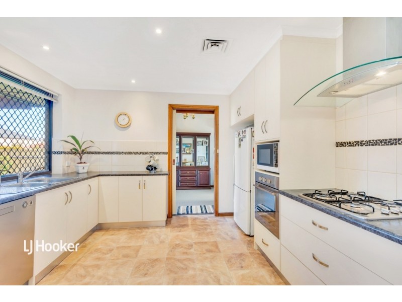 39 Duke Avenue, Para Hills SA 5096