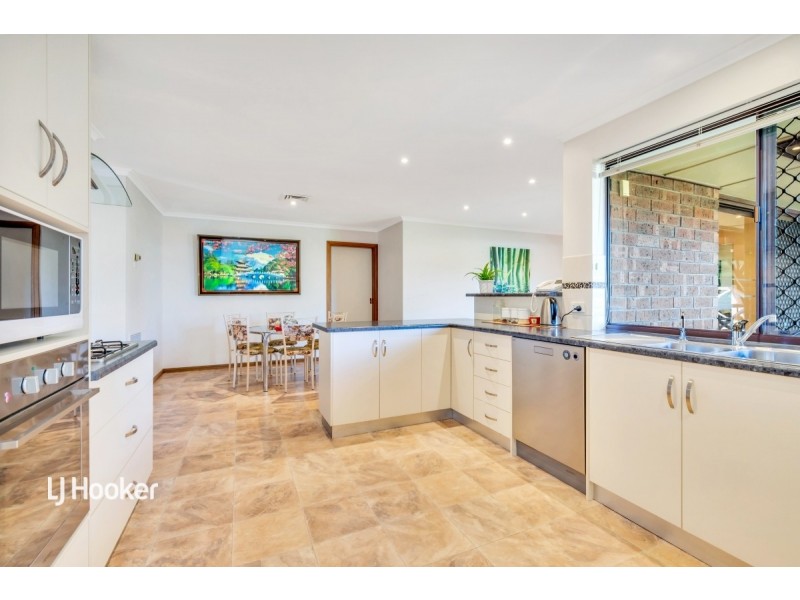 39 Duke Avenue, Para Hills SA 5096