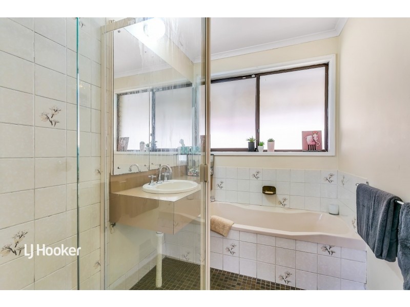 88 Canterbury Drive, Salisbury Heights SA 5109