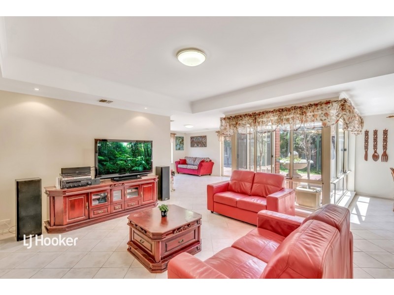 2 Legend Avenue, Walkley Heights SA 5098