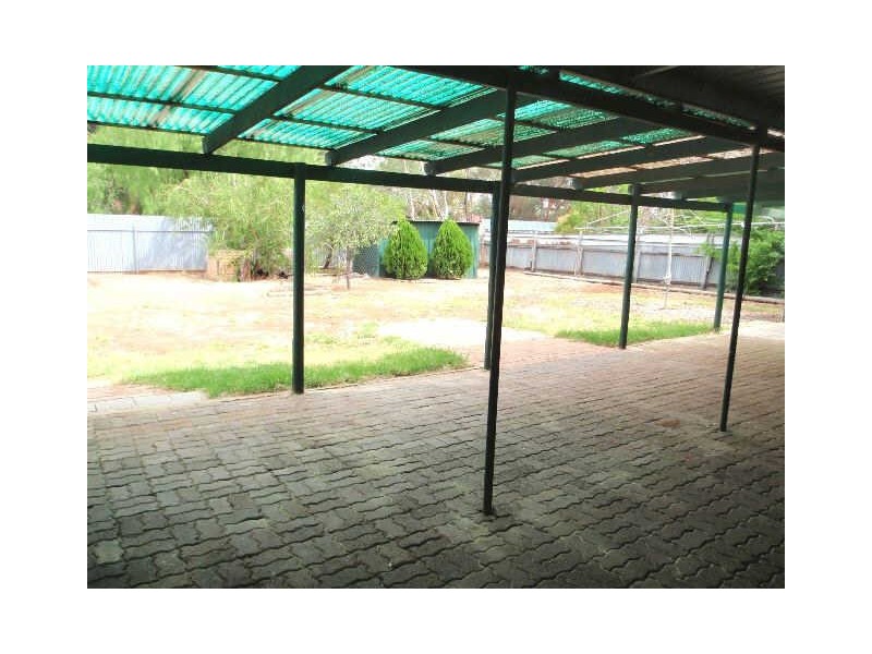 15 Barrington Road, Elizabeth Downs SA 5113