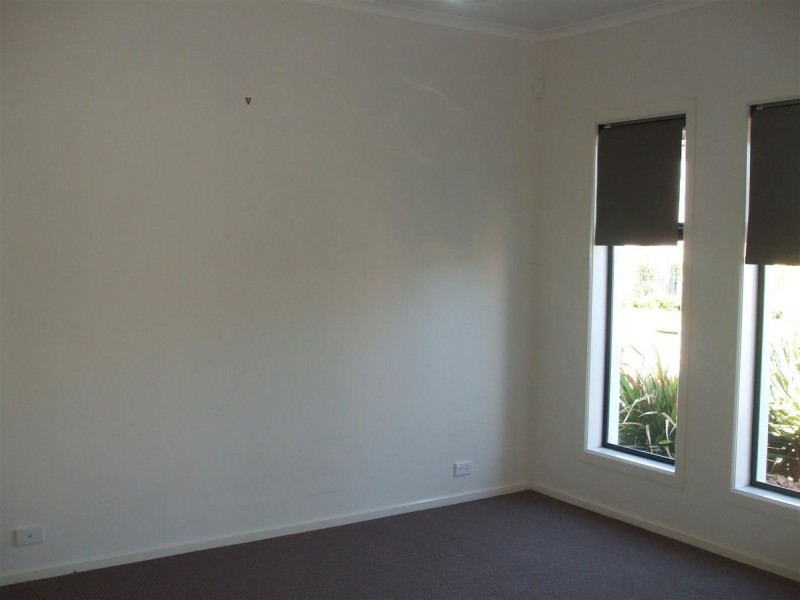 27 Bimini Crescent, Mawson Lakes SA 5095