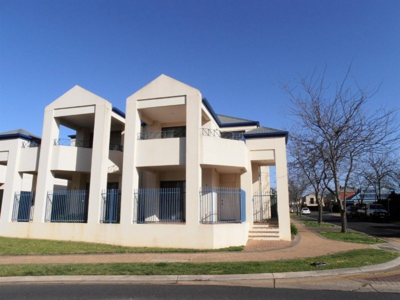 1/2 Argyle Street, Mawson Lakes SA 5095