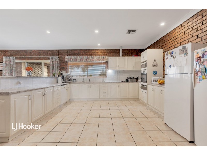 15 Queensborough Drive, Salisbury Heights SA 5109