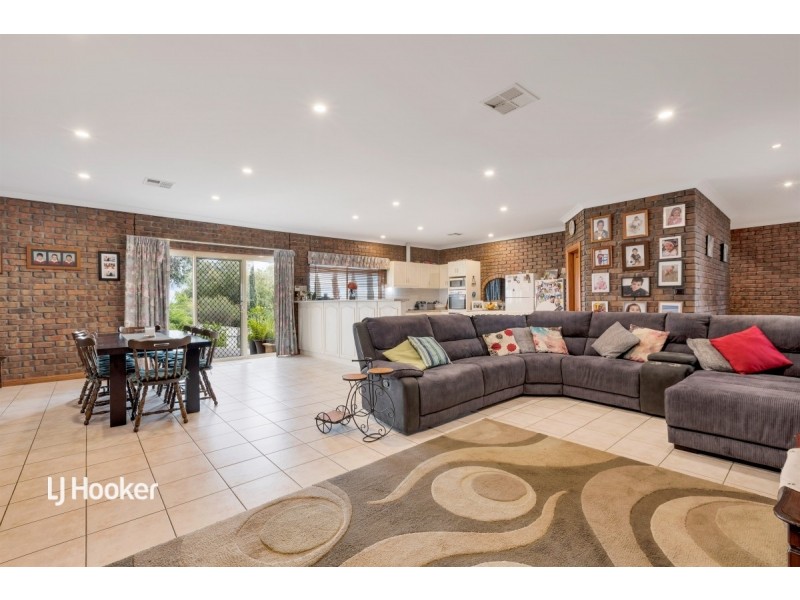 15 Queensborough Drive, Salisbury Heights SA 5109