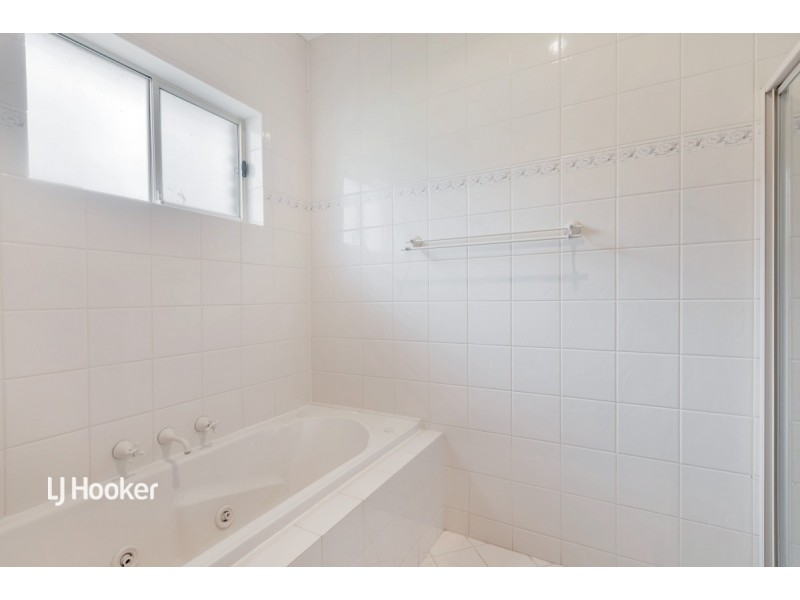 15 Queensborough Drive, Salisbury Heights SA 5109