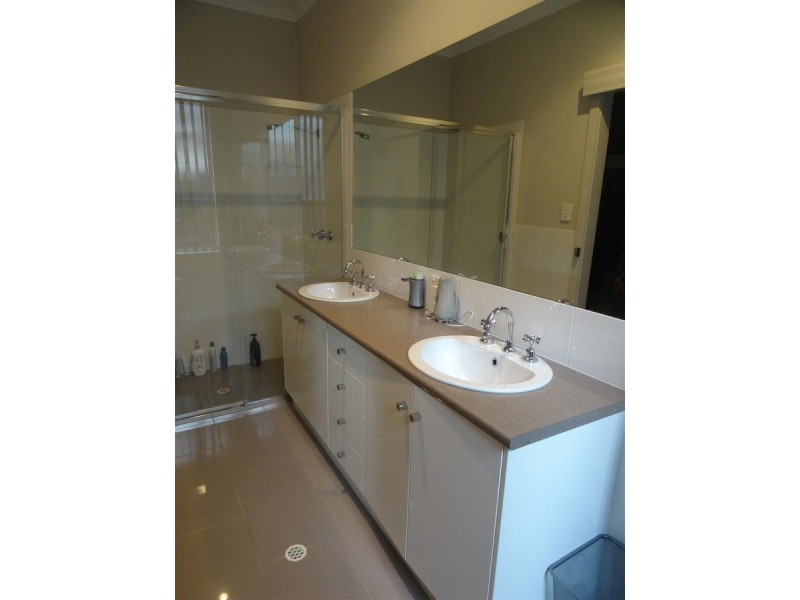 39 Bimini Crescent, Mawson Lakes SA 5095