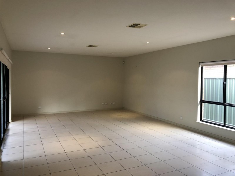 85 Lord Howe, Mawson Lakes SA 5095