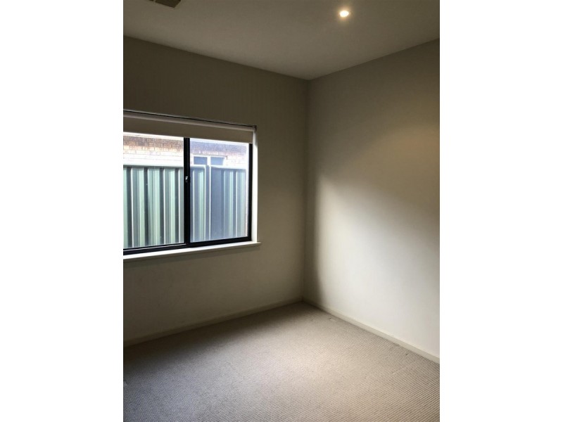 85 Lord Howe, Mawson Lakes SA 5095