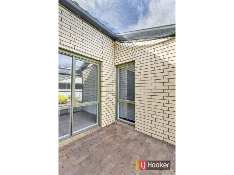 17 Adaluna Crescent, Smithfield SA 5114