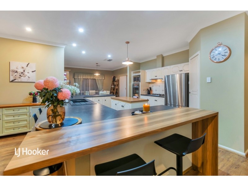 12 Lipson Reach Road, Gulfview Heights SA 5096