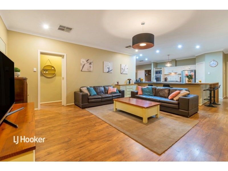 12 Lipson Reach Road, Gulfview Heights SA 5096