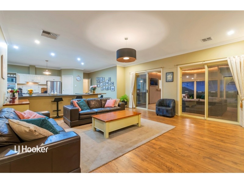 12 Lipson Reach Road, Gulfview Heights SA 5096