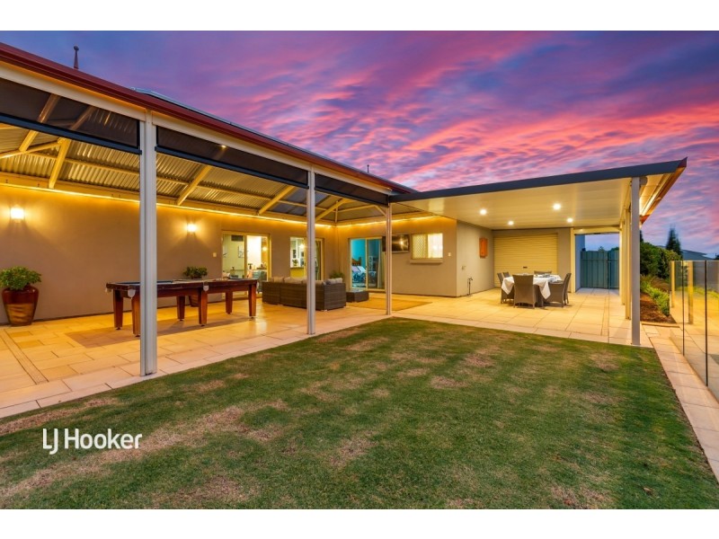 12 Lipson Reach Road, Gulfview Heights SA 5096