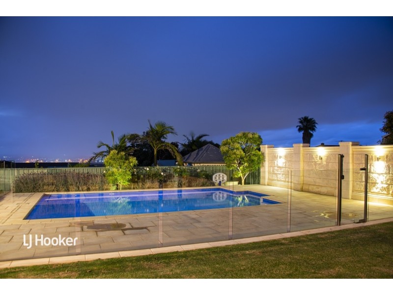 12 Lipson Reach Road, Gulfview Heights SA 5096